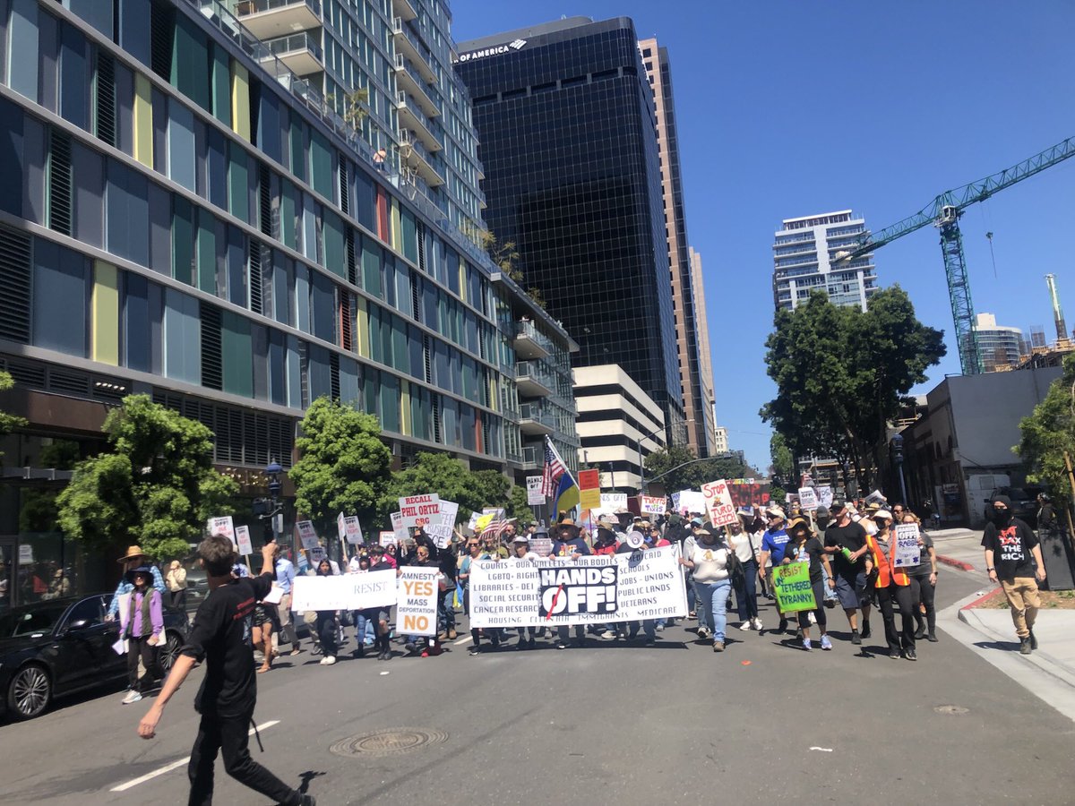 RepresentusSD's tweet photo. A HUGE thank you to everyone who came out to the Hands Off March on Saturday!

Help us keep up that momentum as we head into our chapter meeting Sun 4/13 at 3pm at the Point Loma/Hervey Library

Sign up now / find more info here: https://t.co/Kpksam5Uqh https://t.co/gmXAENdffn