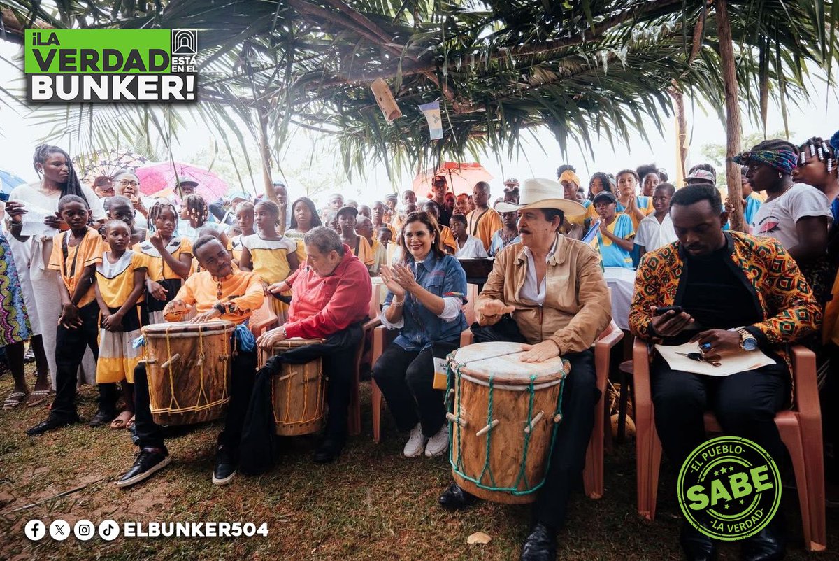 ElBunker504's tweet photo. 🌸🇭🇳¡La valiente candidata Rixi Moncada en tierra garífuna! Cusuna - Gusunougati, Colón,  fue testigo de un encuentro histórico junto al expresidente Zelaya, Luther Castillo de Senacit y el Primer Ministro Gonsalves de San Vicente y Granadinas.

 ¡Hermandad y poder del pueblo y cooperación desde la raíz!👍🏾🇭🇳🪘