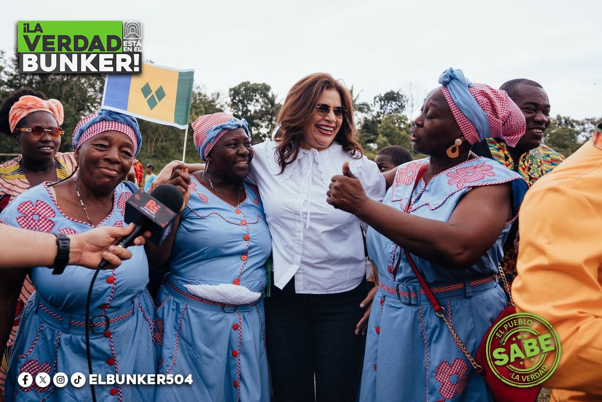 ElBunker504's tweet photo. 🌸🇭🇳¡La valiente candidata Rixi Moncada en tierra garífuna! Cusuna - Gusunougati, Colón,  fue testigo de un encuentro histórico junto al expresidente Zelaya, Luther Castillo de Senacit y el Primer Ministro Gonsalves de San Vicente y Granadinas.

 ¡Hermandad y poder del pueblo y cooperación desde la raíz!👍🏾🇭🇳🪘