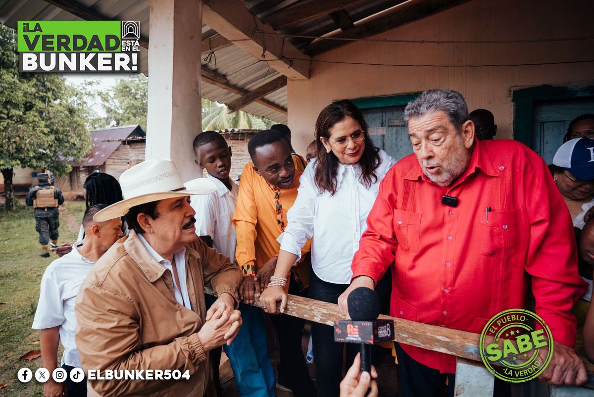 ElBunker504's tweet photo. 🌸🇭🇳¡La valiente candidata Rixi Moncada en tierra garífuna! Cusuna - Gusunougati, Colón,  fue testigo de un encuentro histórico junto al expresidente Zelaya, Luther Castillo de Senacit y el Primer Ministro Gonsalves de San Vicente y Granadinas.

 ¡Hermandad y poder del pueblo y cooperación desde la raíz!👍🏾🇭🇳🪘