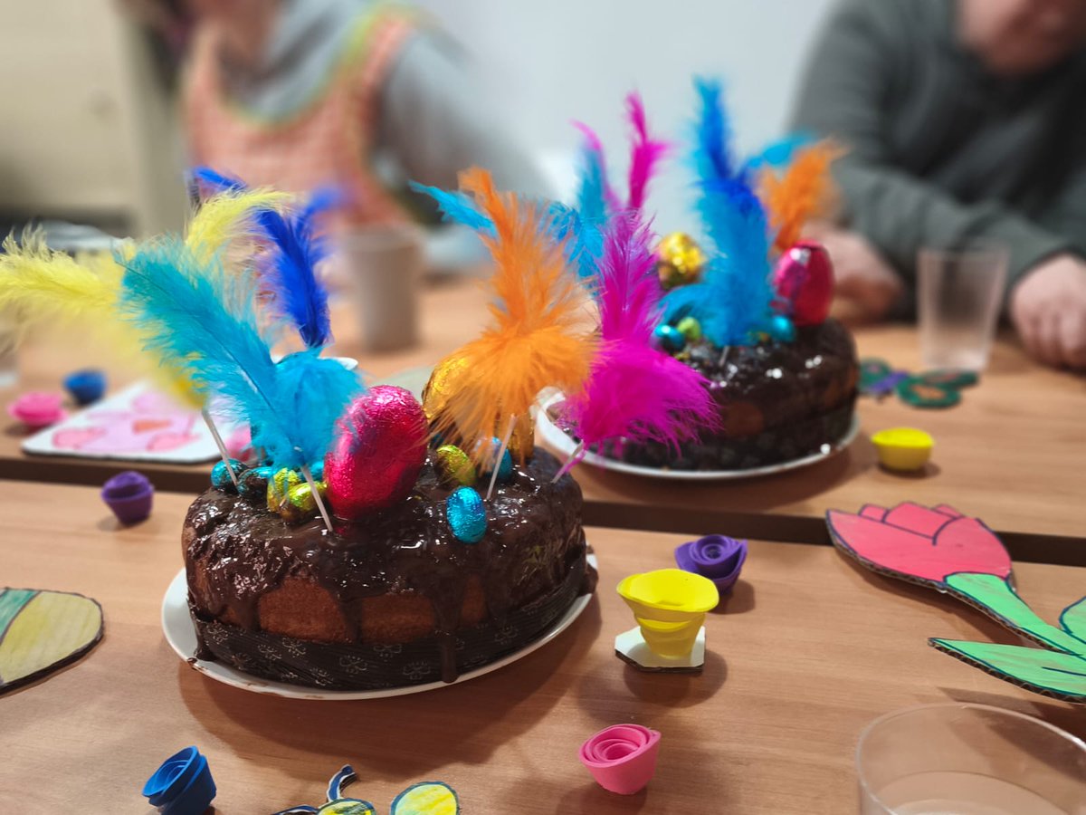 fundacioaspasim's tweet photo. L'activitat no s'atura! Si durant els primers dies de la setmana vam preparar les roses de Sant Jordi 🌹🌹 avui hem fet unes delicioses mones de pasqua. Oi que fan goig? Doncs ja no en queda ni un bocí. Després de preparar-les, res millor que menjar-se-les!
#mones https://t.co/JWKyf86CWl