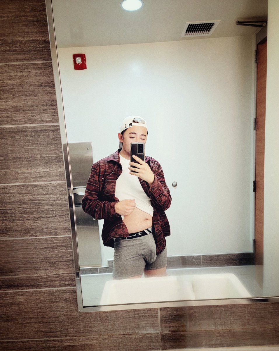 Happy Friday! Long week of studying has got me horny af! Meet me on campus? 😏

#gay #gayunderwear #bulge #hornygays  #nsfwgay #gaycock #porn #gayporn #gaysex #gooner #public #cock