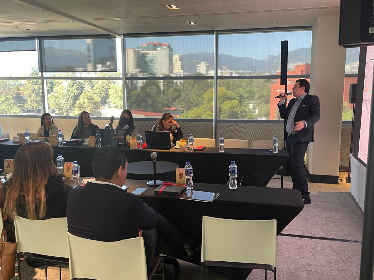 Signum_Research's tweet image. 📅 El pasado 10 de abril, tuvimos el privilegio de compartir una presentación con miembros de Grupo Elektra, donde exploramos juntos las perspectivas económicas actuales y los posibles escenarios para los próximos meses.🔍📊
.
.
#Economía #PerspectivasEconómicas #GrupoElektra