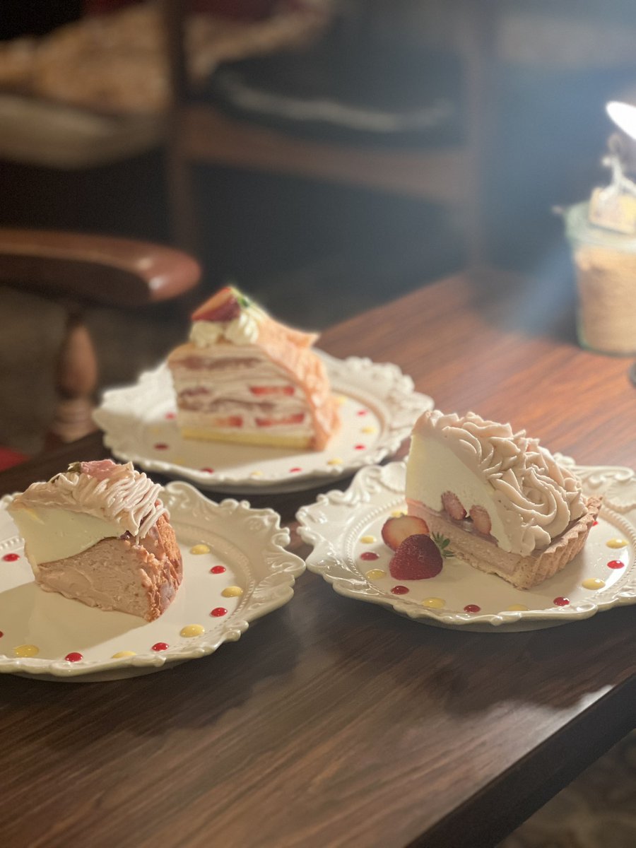 AgendaCafe's tweet photo. この週末限定

桜の見納めと言う事で
【桜のとろりんバスクチーズcake】
【桜と苺のミルクレープ】
【桜と苺のチーズタルト】
の新作3つをドドンと
販売致します🌸🌸🌸

この週末は
アゲンダへ〜✨✨✨ https://t.co/72SPEK1R4W