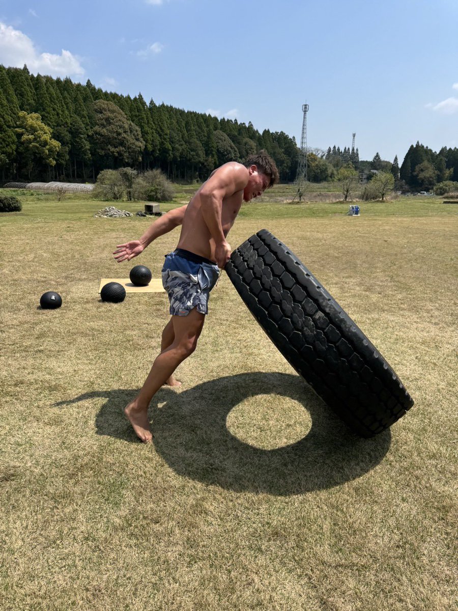 KJEE17's tweet photo. 大自然でトレーニング
ベルト獲って
トーナメント制覇を必ず成し遂げる。 https://t.co/i92CcP6mSY