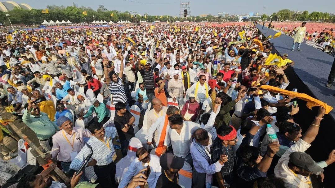 anandabhishek34's tweet image. आंखों में उम्मीदें लिए,चल दिए है प्रशांत किशोर के संग ,ये नजारा आपको दिख रहा है, ये ऊर्जा के पिण्ड है जो बिहार के बदलाव की शुरुआत है।
बदलेगा बिहार, जन सुराज।
#जनसुराज #PrashantKishor #BiharBadlavRally #gandhimaidan #jansuraajparty #JanSuraaj #Bihar
