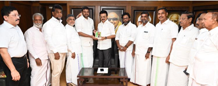 SDPI_KarPresi's tweet photo. Delegates led by  @sdpitnhq
President Nellai Mubarak met CM M.K. Stalin, thanking the govt for opposing the Waqf Amendment Bill. Key demands submitted: repeal of the Act, release of life-term prisoners, quota hike, and Muslim VCs in govt universities. #SDPI  #MinorityRights https://t.co/8aEONDHAnz