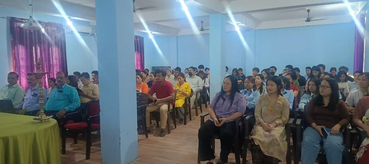 APPSC_Official's tweet image. APPSC &amp;amp; Arunodaya University held an outreach on 8 Apr to guide students on careers &amp;amp; exams. APPSC Chairman, Prof. Lingfa urged confidence &amp;amp; discipline, while member Koj Tari emphasized planning. He also spoke on armed forces careers. AU VC Dr. Verma discussed youth challenges.