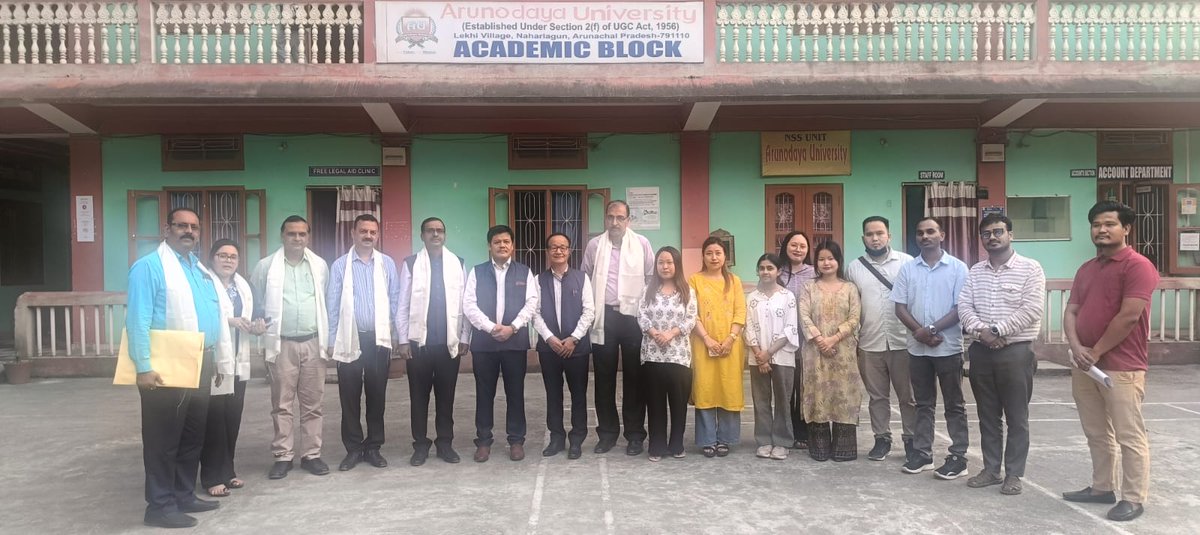 APPSC_Official's tweet image. APPSC &amp;amp; Arunodaya University held an outreach on 8 Apr to guide students on careers &amp;amp; exams. APPSC Chairman, Prof. Lingfa urged confidence &amp;amp; discipline, while member Koj Tari emphasized planning. He also spoke on armed forces careers. AU VC Dr. Verma discussed youth challenges.