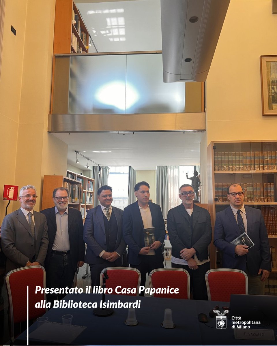 CittaMetroMi's tweet photo. 🏛️ Nel cuore della #Designweek2025, oggi a #PalazzoIsimbardi è stato presentato il libro "Casa Papanice”, di Edmondo Papanice, che racconta l’opera architettonica dell’architetto Paolo Portoghesi, vero connubio tra design e stile, ma anche la storia personale dell’autore. https://t.co/O9A7TiQiEX