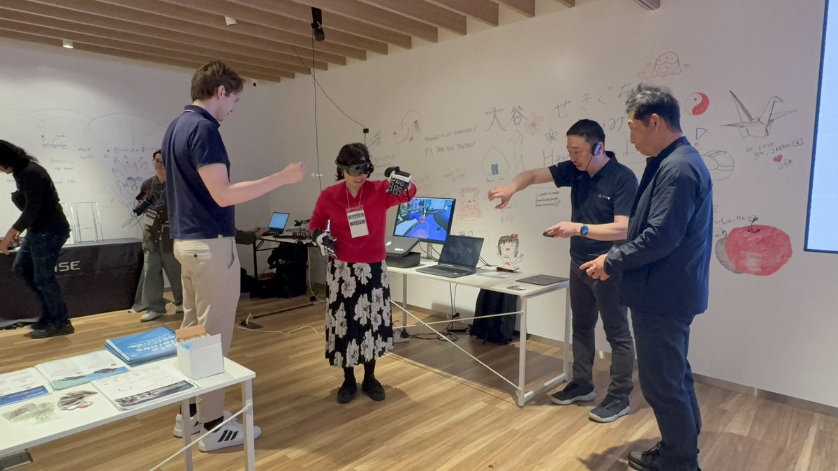 MetaHeroes_100's tweet image. #HTC ×Meta Heroes
『XR ゲーセン』1日目終了👏👏

#XR × #eスポーツ の可能性に多くの企業様が関心を寄せてくださいました👀 
ご参加いただいた皆さま、ありがとうございました！
明日は家族も楽しめる一般向け体験会✨
お楽しみに！