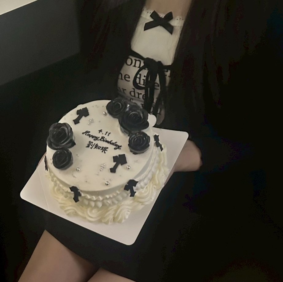 _2volxy's tweet photo. 𝑯𝒂𝒑𝒑𝒚 𝑲𝒂𝒓𝒊𝒏𝒂 𝑫𝒂𝒚 

#aespa #my #aespa好きな人と繋がりたい #myと繋がりたい #karina #HappyKARINADay #黒系統 #fyp https://t.co/4UBSdCkCfA