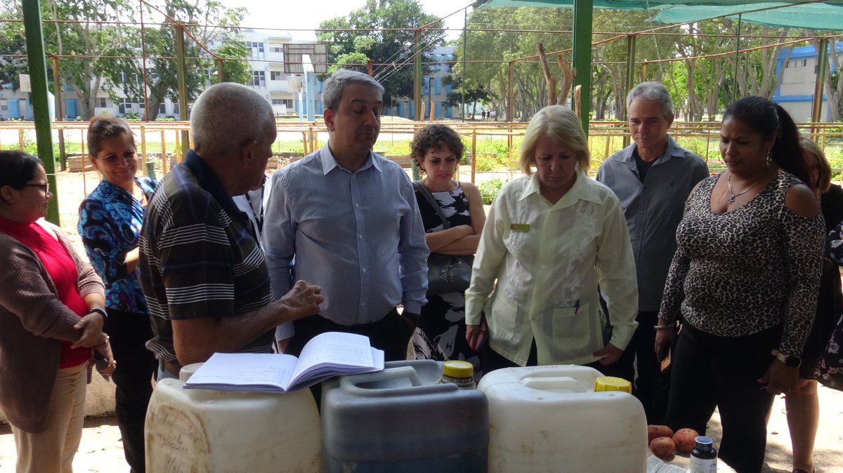 WalterBG_MES's tweet photo. Visité el Laboratorio Docente Agrícola de la Universidad de Matanzas. Avance local del proyecto agropecuario sectorial. Ciencia, formación y producción de alimentos para nuestras instituciones. #UnidosXCuba #GenteQueSuma #TumbaElBoqueo #Cuba https://t.co/FrXDKrpD6a