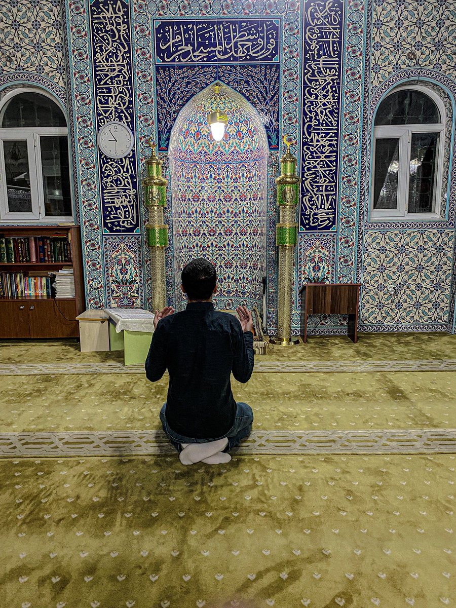 Euzü bi kelimatillahitammati min şerri külli şeytanin ve hammatin ve min şerri kulli aynin lamme.
