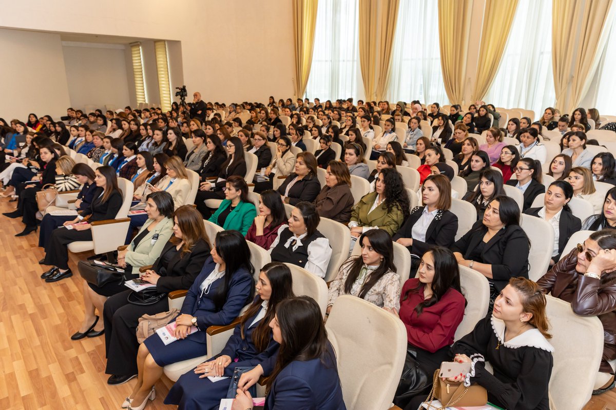 Ailə, Qadın və Uşaq Problemləri üzrə Dövlət Komitəsi və “Regional İnkişaf” İctimai Birliyinin birgə təşkilatçılığı ilə icra edilən “Güclü cəmiyyətin zərif simaları” layihəsi çərçivəsində aprelin 10-da İmişli rayonunda görüş keçirilib.
t.ly/vcLwO