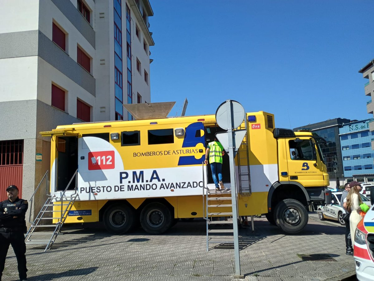 112Asturias's tweet image. Hoy hemos participado en el simulacro conjunto de la activación de planes de autoprotección de @Adif_es y @Renfe para testar la nueva instalación del túnel de #Langreo (Estación Nueva). El #SEPA ha movilizado el vehículo #PMA y el #VAL (apoyo a grades emergencias)
