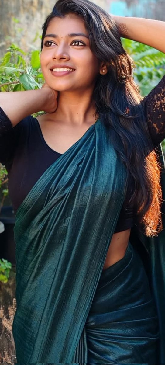 Lovely_Queens1's tweet image. #Swetha