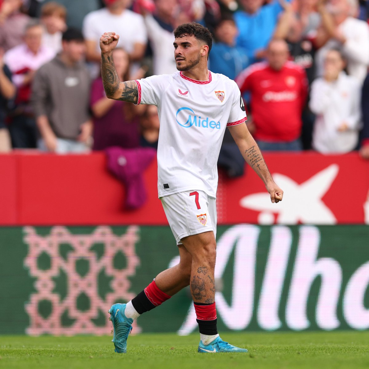 🎁 ¡REGALAMOS LA CAMISETA DEL SEVILLA!

Si hoy gana el Sevilla con gol de Isaac Romero, regalamos su camiseta entre los que den RT y nos sigan.

🍀 ¡Mucha suerte a todos! #LaLiga