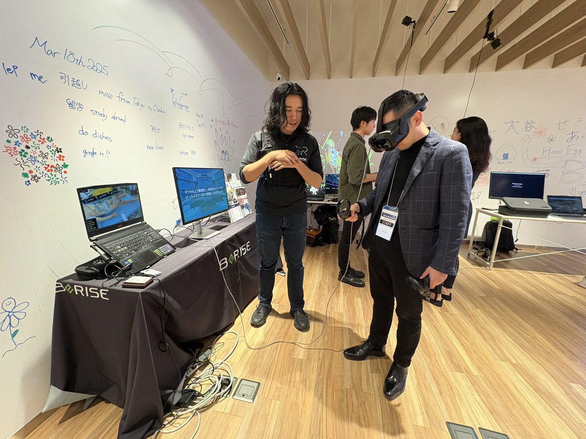 HeroEgg20240801's tweet image. 『#HTC  ×Meta Heroes』

なんばパークス「eスタジアムなんば本店」が、“XRゲーセン”に大変身‼️

1日目は企業様向け体験会を開催し、大盛況で幕を閉じました！ 
明日4/12(土)は、家族で楽しめる一般向け体験会！ VRで“未来のあそび”を体感しよう🤩
#HeroEgg #VIVE #XR体験