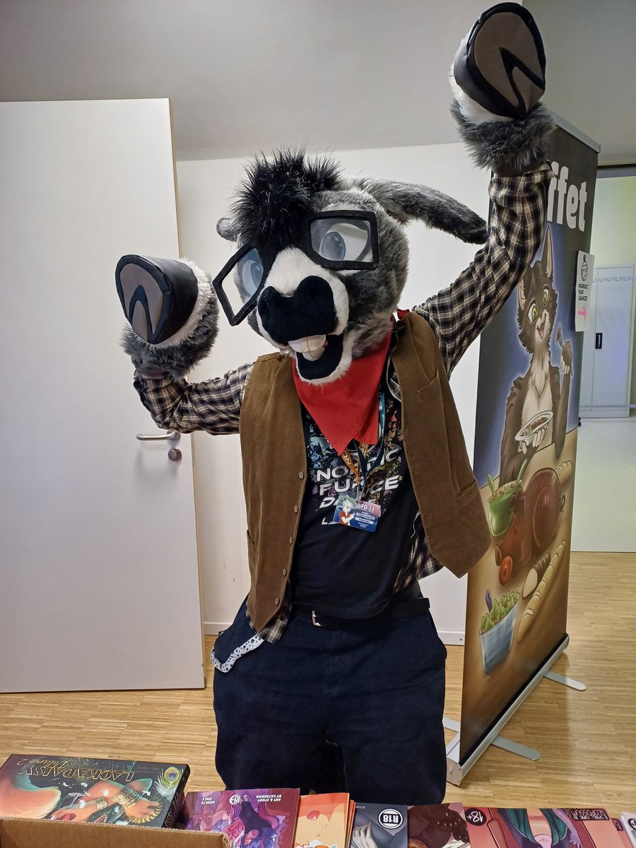 Fusselschwarm (@fusselschwarm) on Twitter photo Yeah, books!😃 #FursuitFriday
<a href="/Fiete_Langohr/">Fiete Langohr</a> at the <a href="/nordic_furdance/">Nordic Furdance & VzFaK e.V.</a> last year in front of our booth there.👍
Photo by <a href="/BeusaBuggy/">Beusa Buggy</a>. Yeah, books!😃 #FursuitFriday
<a href="/Fiete_Langohr/">Fiete Langohr</a> at the <a href="/nordic_furdance/">Nordic Furdance & VzFaK e.V.</a> last year in front of our booth there.👍
Photo by <a href="/BeusaBuggy/">Beusa Buggy</a>.
