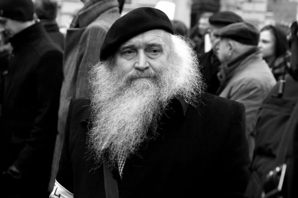 Šodien pl. 17.00 Rīgas Debesbraukšanas baznīcā, Mēness ielā 2 Četrdesmitās dienas aizlūgums bizantiešu ritā (latviski) par <a href="/ArtAcademy_LV/">Mākslas akadēmija</a>  pasniedzēja, scenogrāfa un režisora Viktora Jansona dvēseles mieru. Ielūdz draudze un Jansonu ģimene, viņa draugi un talanta cienitāji.