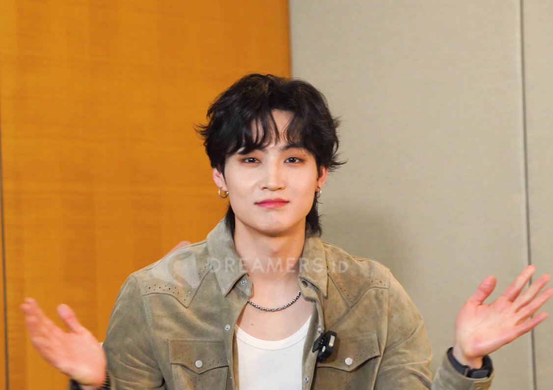 coconutverbena's tweet photo. he's so 🫠🫠

#JAYB #제이비 @jaybnow_hr https://t.co/UhoTojnWRU