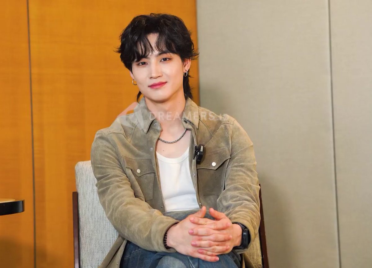 coconutverbena's tweet photo. he's so 🫠🫠

#JAYB #제이비 @jaybnow_hr https://t.co/UhoTojnWRU
