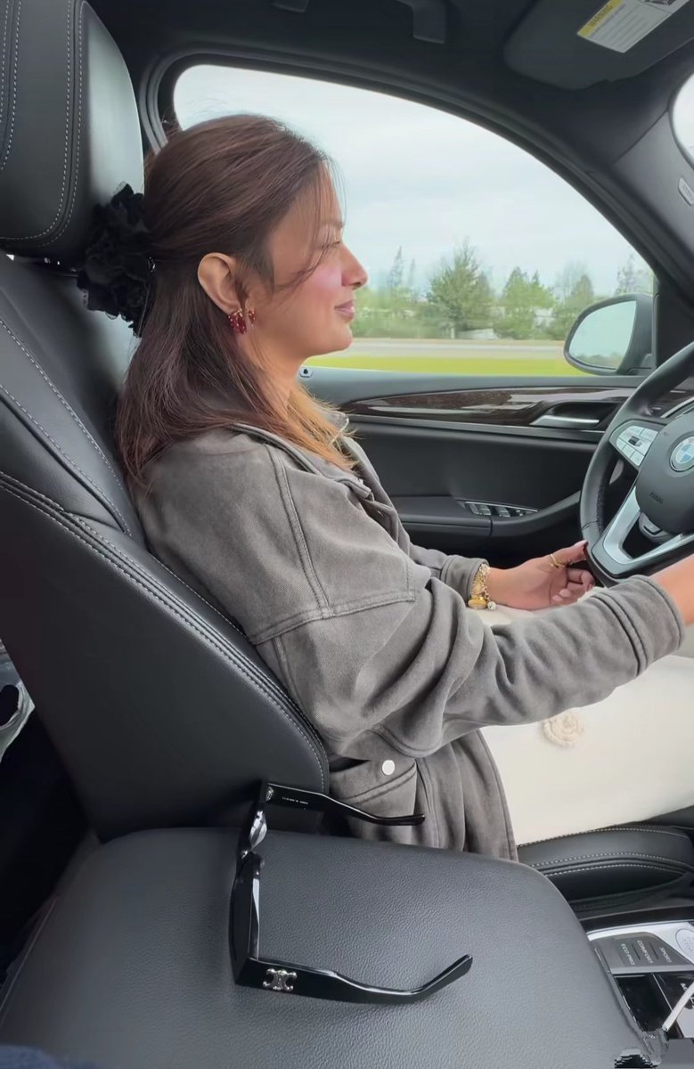 SafaaRahman2's tweet photo. a carpool karaoke sesh would be so fun with her 🤍👀🔥

#JiyaShankar https://t.co/mKRH9d2NYi
