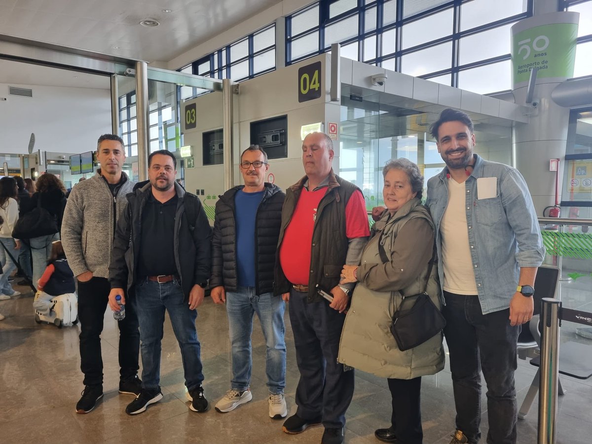 OCantinho1904's tweet photo. ❤️ 𝗢 𝗦𝗼𝗻𝗵𝗼 𝗕𝗲𝗻𝗳𝗶𝗾𝘂𝗶𝘀𝘁𝗮

Lembram-se do nosso amigo Vitorino? Ele chega hoje a Lisboa para concretizar o seu sonho no Domingo. O nosso Cantinho, com o contributo de alguns seguidores, conseguiu pagar a viagem do Vitorino e da sua irmã, e também lhe oferecemos uma camisola oficial do Benfica. 

Domingo lá estará ele, com a sua irmã e amigos ao lado, para concretizar o sonho!

#𝗢𝗦𝗼𝗻𝗵𝗼𝗗𝗼𝗩𝗶𝘁𝗼𝗿𝗶𝗻𝗼 | #𝗢𝗦𝗼𝗻𝗵𝗼𝗕𝗲𝗻𝗳𝗶𝗾𝘂𝗶𝘀𝘁𝗮 | #𝗗𝗲𝗧𝗼𝗱𝗼𝘀𝗨𝗺 | #𝗕𝗲𝗻𝗳𝗶𝗰𝗮