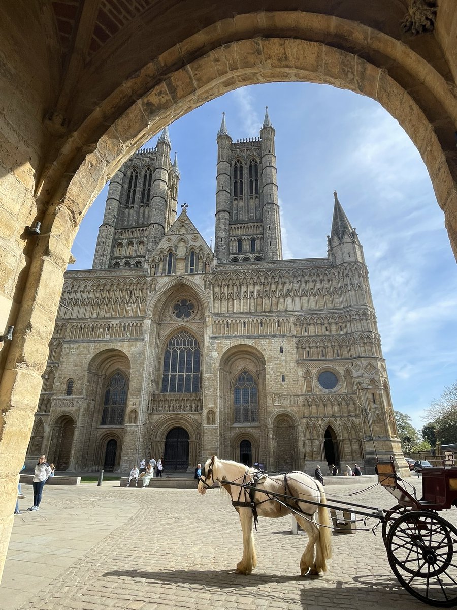 Jobaker9's tweet image. Sunshine uphill in Lincoln.