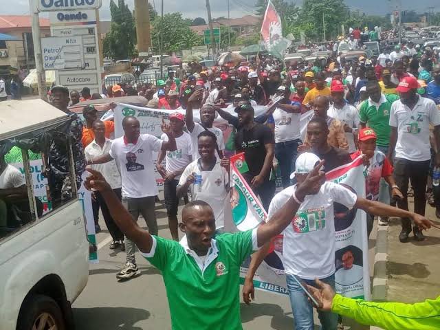 Godwillc1's tweet photo. We did it in 2023,we will do it again in 2027.
Obedient movement no be joke, we dey carve our own road to Aso rock. 

Tell your papa, Damaturu, ponzi, almost all Nigerian, onana, Vincent enyeama, #paws https://t.co/pgOunv3SOu