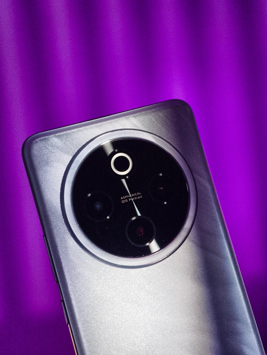 stufflistings's tweet photo. Q6. What is the resolution of the iQOO Z10 primary camera?
A. 50MP Sony IMX882 OIS camera
B. 42MP Sony IMX882 OIS camera
#WiniQOOZ10 #iQOOZ10 #FullyLoaded https://t.co/BuQzZdiCqc