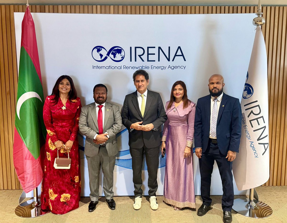 Ambassador of Maldives to the UAE, HE <a href="/mundhu_maldives/">Mohamed Hussain Shareef (Mundhu)</a> presented his Letter of Credence as the new Maldives' Permanent Representative to <a href="/IRENA/">IRENA</a>, to the Agency's Director General <a href="/flacamera/">Francesco La Camera</a>.
<a href="/MoFAmv/">Ministry of Foreign Affairs 🇲🇻</a> <a href="/MoEnvmv/">Environment Maldives</a>