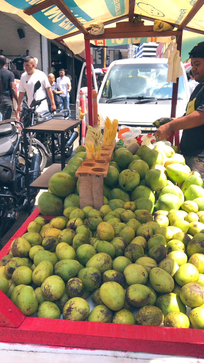 giuliabrunelli_'s tweet photo. ganas de un mango con sal y limón https://t.co/nXIezOhAzG