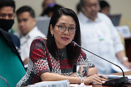 News5PH's tweet photo. #POGOs became rampant during the term of former president Rodrigo Duterte, who repeatedly defended them despite their links to criminal activities such as money laundering, online scams, and sexual abuse, among others. #News5
READ: https://t.co/BcfJ35eMxJ https://t.co/KUrOXbabc2