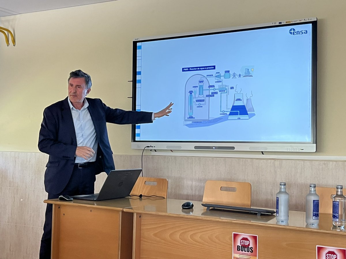 Ceoecant's tweet photo. #IBDS | ♻️ Dentro del marco del programa Industria Base del Desarrollo Sostenible hoy hemos estado en el @ies_ltq. @ENSAonline ha sido la empresa invitada. Su presidente, Francisco Mañanes ha explicado a los alumnos la importancia que el sector industrial tiene para nuestra economía y para el bienestar de toda la sociedad. 

#sostenibilidad #desarrollo #industria #cantabria