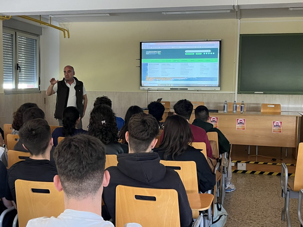 Ceoecant's tweet photo. #IBDS | ♻️ Dentro del marco del programa Industria Base del Desarrollo Sostenible hoy hemos estado en el @ies_ltq. @ENSAonline ha sido la empresa invitada. Su presidente, Francisco Mañanes ha explicado a los alumnos la importancia que el sector industrial tiene para nuestra economía y para el bienestar de toda la sociedad. 

#sostenibilidad #desarrollo #industria #cantabria