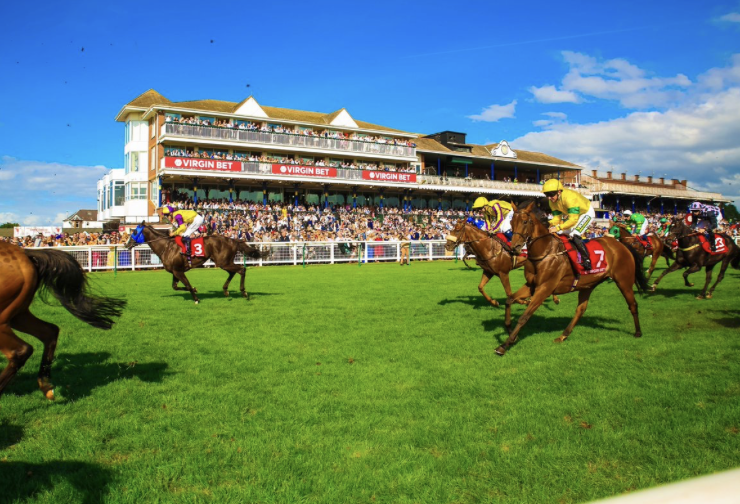USASteeplechase's tweet photo. This British racecourse was based on Newbury Racecourse with the exception that the straight course is six furlongs rather than a mile!
Rumour has it this course is hosting races today.
Anyone know which track it is? ๐ง
And if you're there, share a pic! ๐ท
#RacingTrivia https://t.co/4ECA5nziNo
