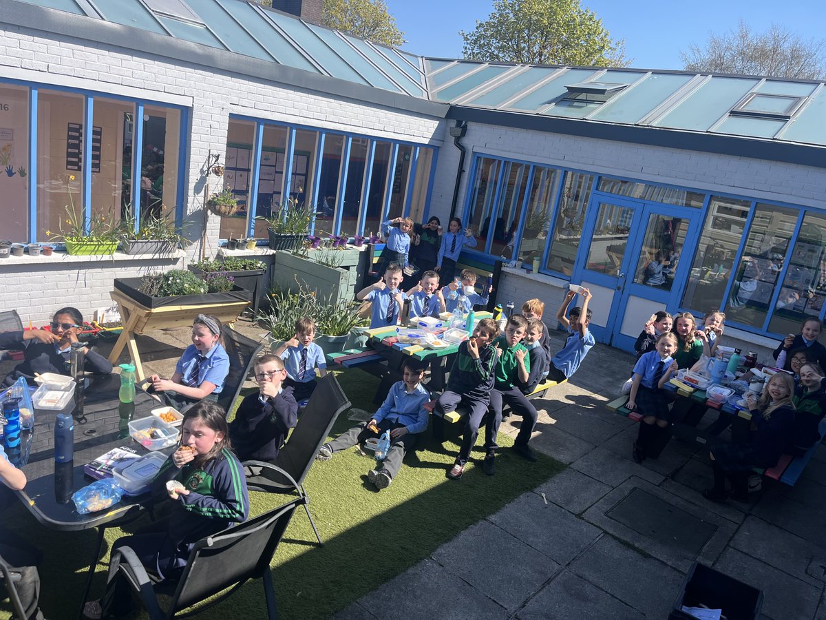 Room 13 enjoying the sunshine and lunch outdoors this week! ☀️🍽️ Wishing everyone a happy Easter break — enjoy the 2 weeks off! 🐣 See you all Monday, April 28th for Term 3! 🌸 #EasterBreak #Room13 #Term3Ready