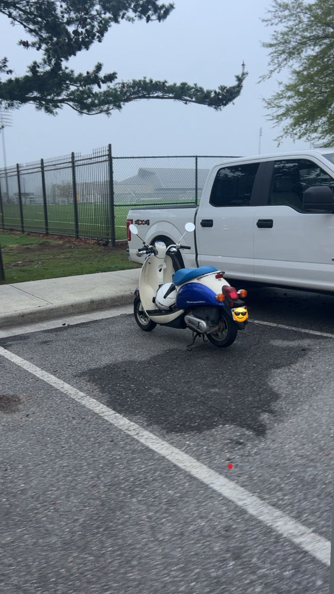 ForestHarding34's tweet photo. Moped Mo Pussy https://t.co/ytFShYwdKY