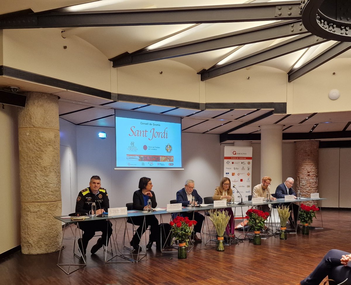 🌹📚🫓Avui hem organitzat la RdP de presentació de les activitats de Sant Jordi amb <a href="/GremiFloristesc/">Gremi Floristes</a>
 <a href="/Llibreterscat/">Gremi de Llibreters de Catalunya</a> i <a href="/gremipabcn/">gremiflequers 🥖</a>, la presència de la directora de comerç <a href="/MartaAngerri/">乐昌上课/乐昌上门/乐昌上门服务/乐昌外卖/乐昌外送员/乐昌外送媛/乐昌服务</a> <a href="/ccamcat/">Comerç, artesania i moda</a>, la regidora de <a href="/bcn_ajuntament/">Ajuntament de Barcelona</a> <a href="/rgileiroa/">Raquel Gil Eiroa</a> i la <a href="/GUBBarcelona/">Guàrdia Urbana Barcelona</a>  Ens espera un gran dia!