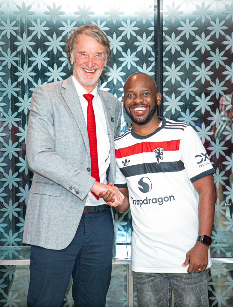 KIKAO kimeisha, tumekubaliana hivi na TAJIRI
1:Waliopo kwa mkopo nje ya klabu 
2:Nani tunauza / kununua

Niwaambie tu : MSIMU UJAO UBINGWA WETU maana ... Mamaaaaaaaa hao wanandinga tuliozungumza😀😀😀

Nawaibia hii moja kasema hivi " Ada  ya kumpata ISAK ni hela ndogo sana kwake"