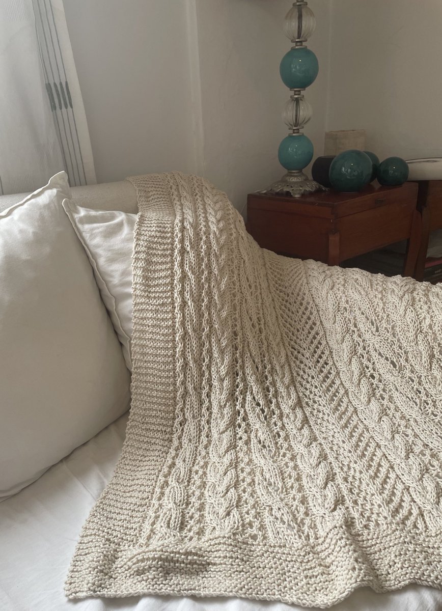 taetongas's tweet image. Hoy entrego unas mantas para sillón que son una cosa de locos.
Si, además de muñecos también hago esto. 🥰
¿Me das una mano compartiendo? 🙏🏼