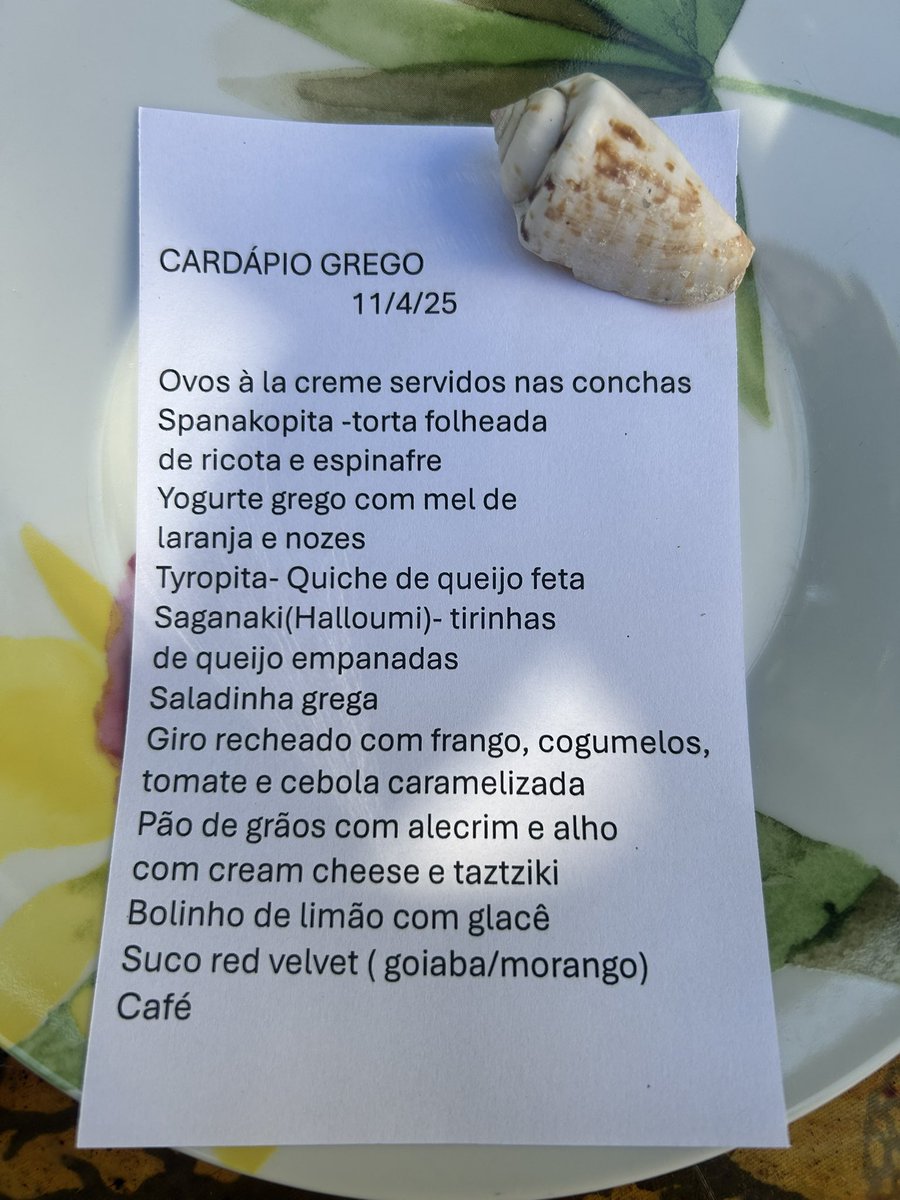 LEOGATTONI's tweet photo. Bom dia pra você, que foi convidado para um café da manhã com menu grego. #Incomum https://t.co/CkZDsHHPWc