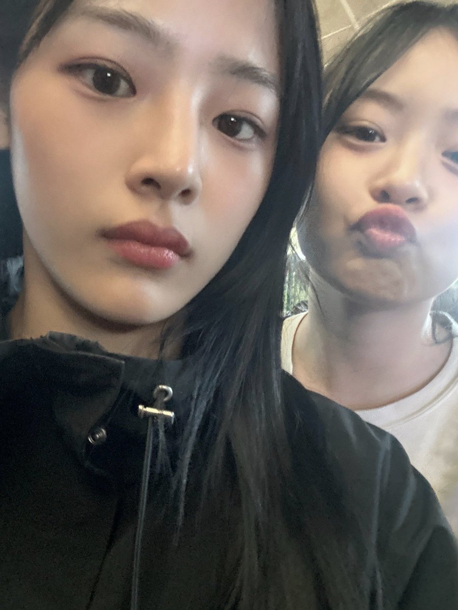 loseboyonherarm's tweet photo. 어디까지왔을까 https://t.co/ez3yxrbqeq