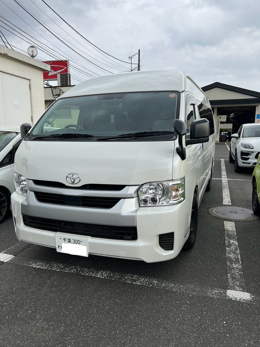 hachimarustyle's tweet photo. こんばんは‼️
最近お問い合わせが多いコミューター10人乗りステーションワゴン登録💡
こちらもハチマルスタイルでは業界最安値でのご登録可能です。
全国出張登録いたします。
まずはお気軽にDMくださいね👍
宜しくお願い致します🙏
#コミューター#ハイエース#構造変更 https://t.co/4JskdR7Ghq