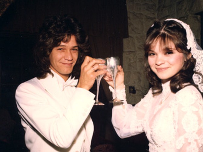 landofthe80s's tweet image. On this date in 1981 Van Halen&apos;s lead guitarist Eddie Van Halen married actress Valerie Bertinelli. #80s #80smusic #1980s