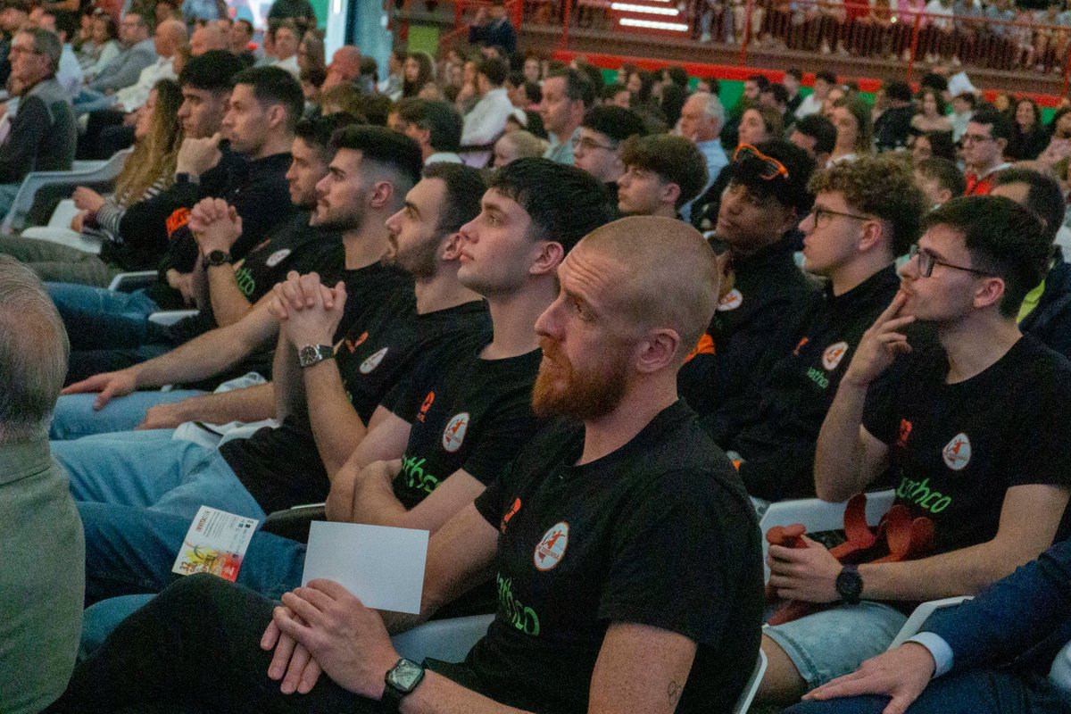 💪 La parte deportiva de #TheOrangeSquad también estuvo muy bien representada

8⃣ jugadores de <a href="/ASOBAL/">ASOBAL</a> fueron reconocidos por su representación internacional, además de tener a <a href="/Fafacangiani/">Fafa Cangiani</a> como finalista en la categoría de Mejor Deportista