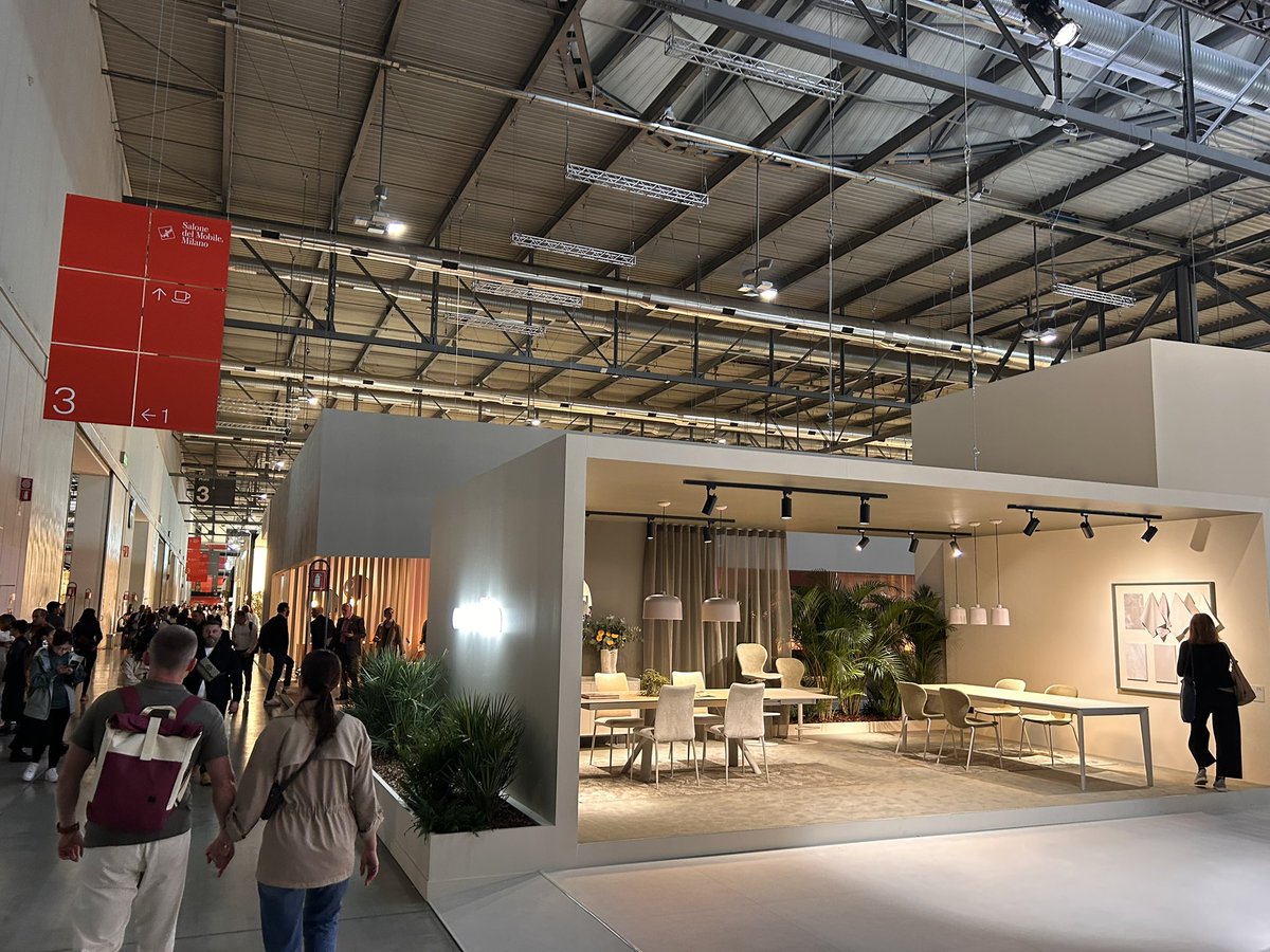 🪑 Al Salone del mobile 2025, niente male… <a href="/iSaloniofficial/">Salone del Mobile</a>
Fiera di #Milano, ora