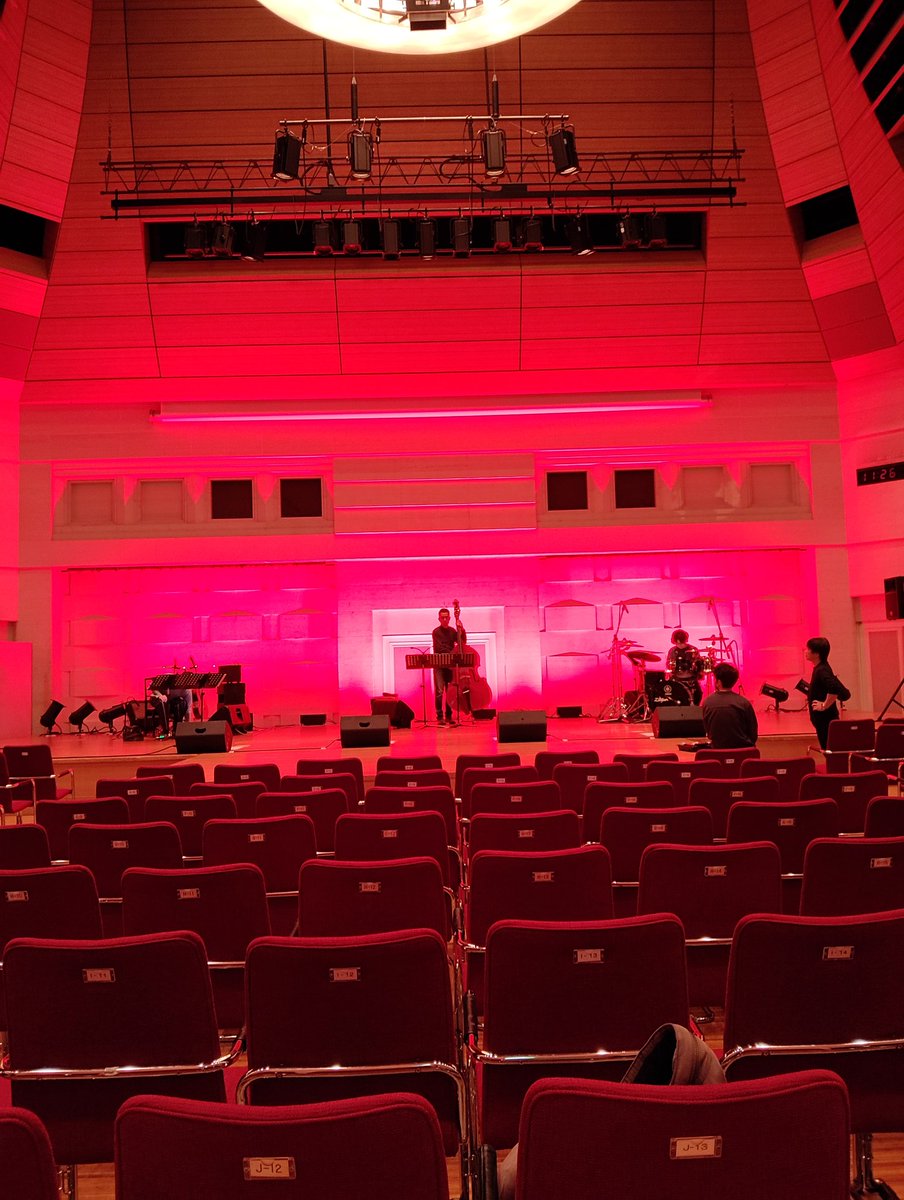 jamminzeb's tweet photo. jammin'Zeb JOY SPRING
at TOKYO FM HALL
平日のお昼にも関わらず沢山のご来場ありがとうございま���た!
明日は13:00〜、17:00〜の
昼夜2回公演です✨
当日券もございます❤️
#jamminZeb #Joyspring #タイトル回収 https://t.co/MTL1IXihWj